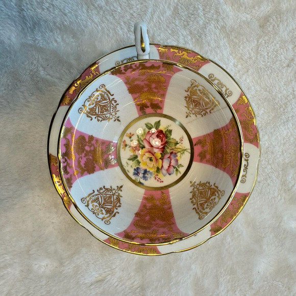 Paragon Fine Bone China Teacup & Saucer, Pink & White w Gilt Designs, Floral - Picture 2 of 12